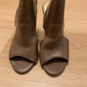 Ann Taylor pee toe heels